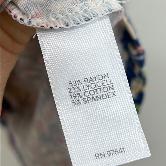 J. JILL Ditzy Floral Short Sleeve Dress Pockets Size Medium - Picture 13 of 16